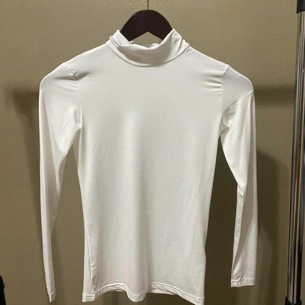 White Turtleneck ♥︎